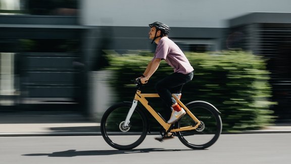 Fast urban cyclist